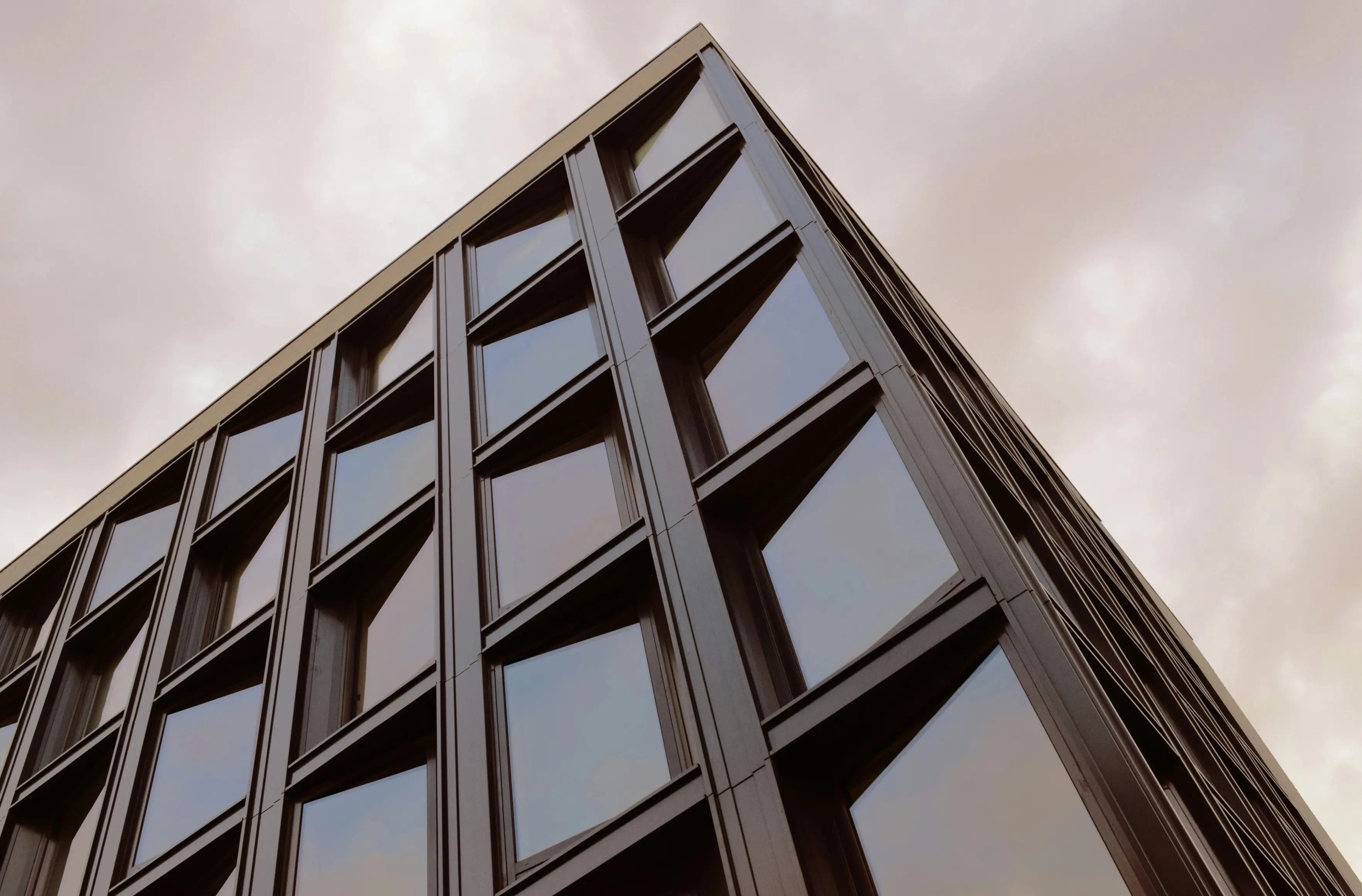 Moderner Neubau - Hochwertige Architektur und innovative Bautechniken für Ihr Neubauprojekt
